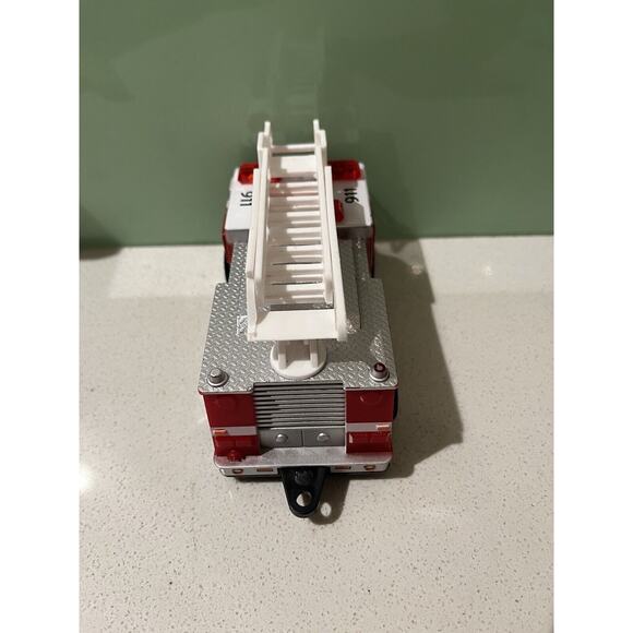 Goodbye Gear Maxx Action Fire Rescue Vehicle - With Lights and Sound - Picture 8 of 8